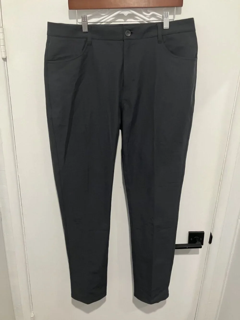 Vuori Men's Meta Pant Athletic Slim Fit Moisture Wicking, Charcoal, Size 36x32